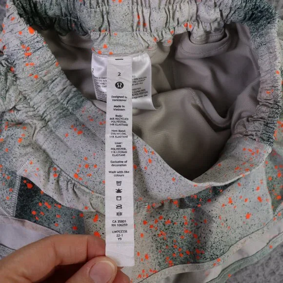 Lululemon Hotty Hot Short Womens 2 Gray Printed LR Lined 2.5" Athletic Running - Picture 8 of 11